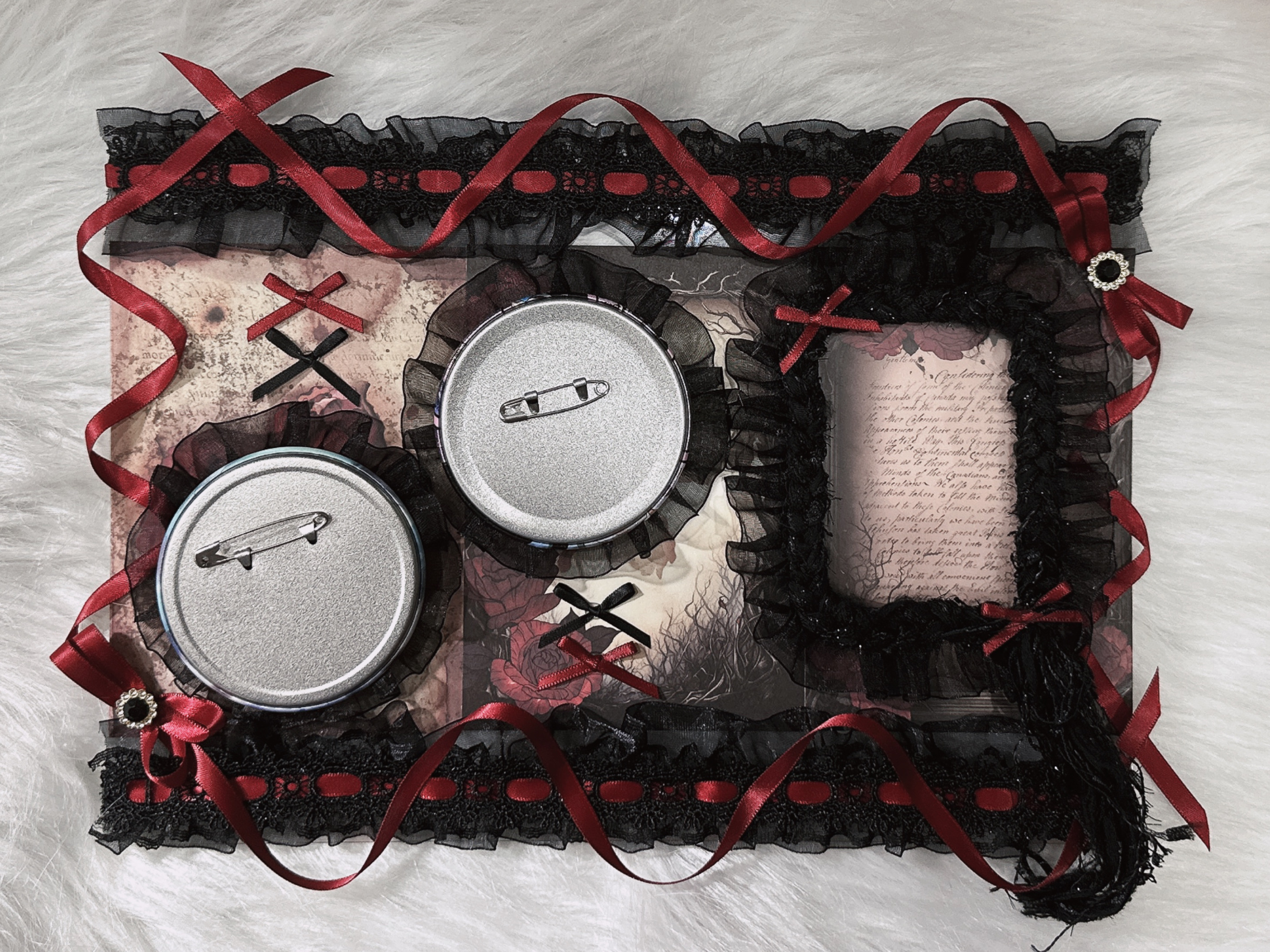 Gothic black red Card Holder I - Organza Ribbon Spool recensie en prijs