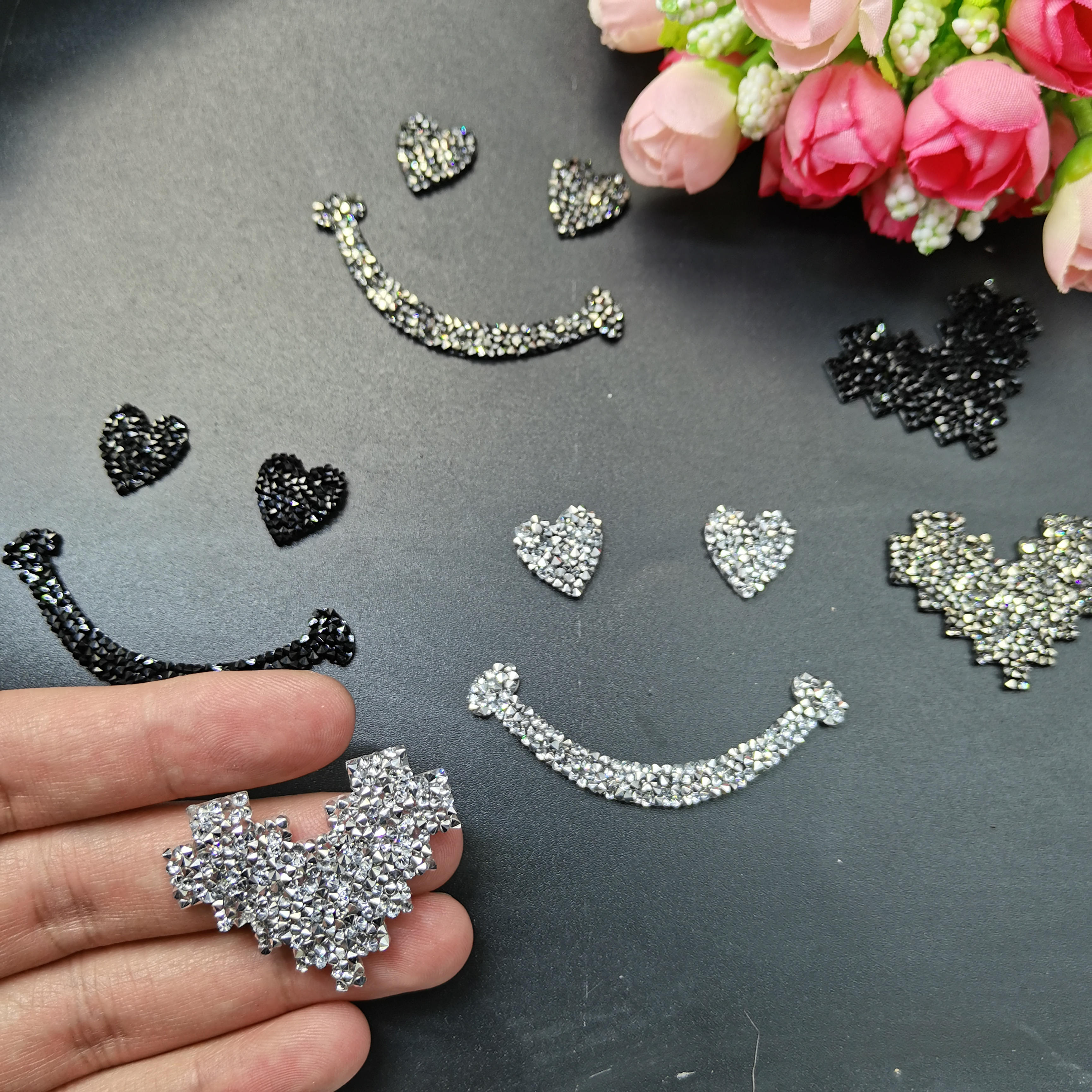 New 3colors Glitter Heart Smil - Hotfix Rhinestone Sheet recensie en prijs