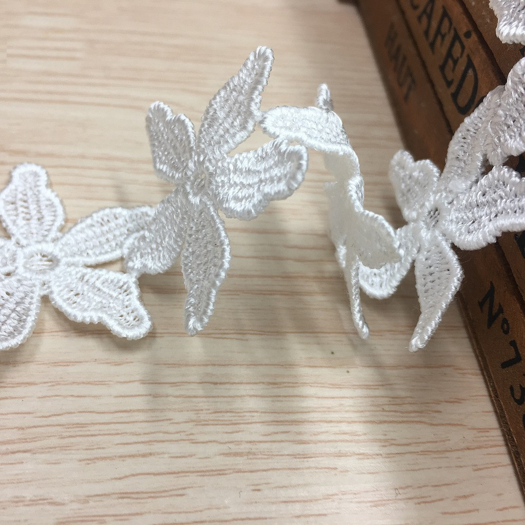 Embroidered Five-leaf Flower O - Lace Ribbon Trim recensie en prijs