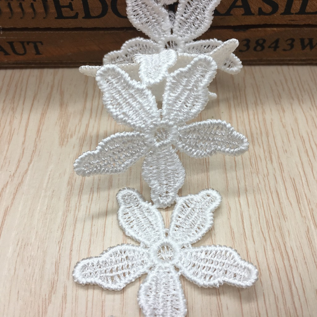 Embroidered Five-leaf Flower O - Lace Ribbon Trim recensie en prijs